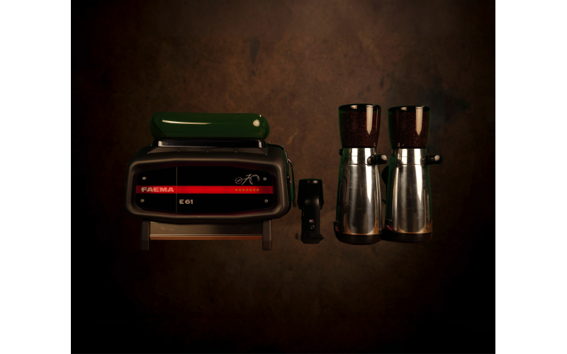 coffe4event_titelbilder-20-faema_e61_ruckseite_mit_muhlen